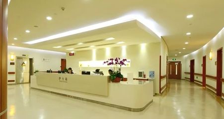 華邦瀛液晶拼接屏入駐香港大學深圳醫(yī)院，科技賦能智慧醫(yī)療信息咨詢服務(wù)新升級